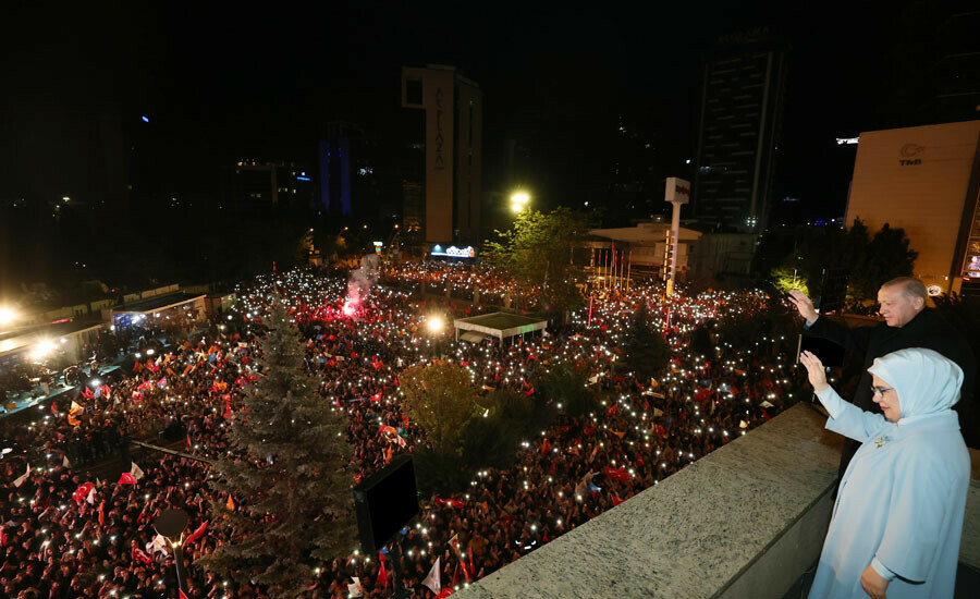 Balkon Konuşması'nda net mesaj verdi: Açık ara öndeyiz