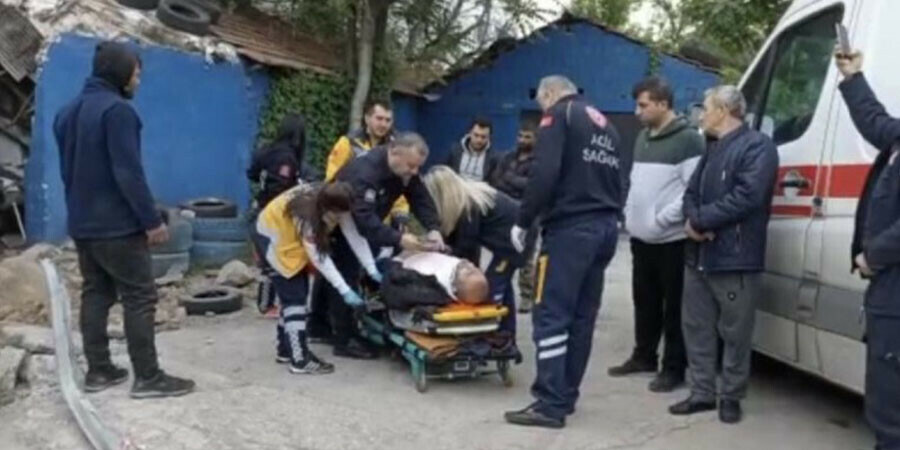 2 otobüs çarpıştı: Yaralılar var 2 otobüs çarpıştı: Yaralılar var