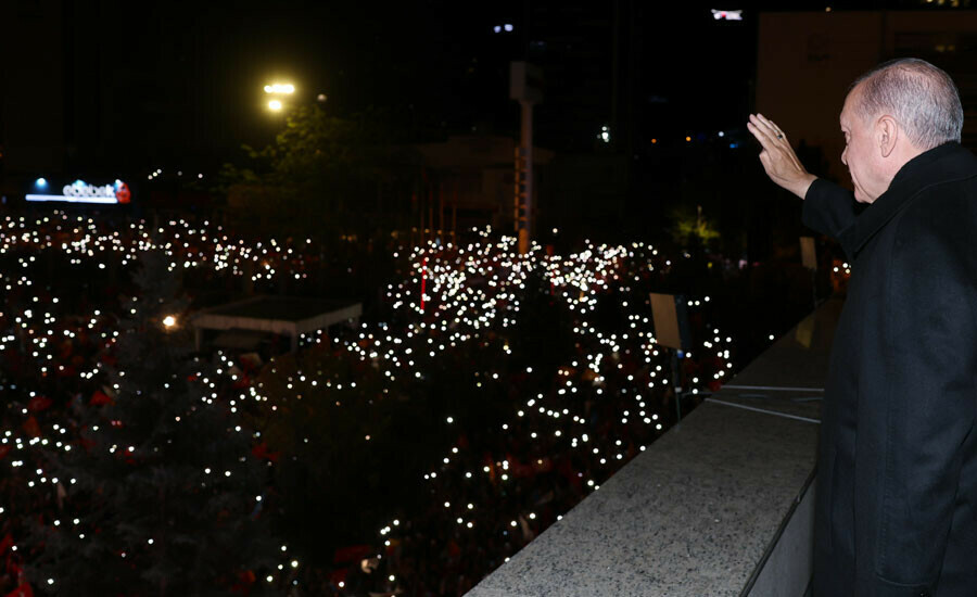 Balkon Konuşması'nda net mesaj verdi: Açık ara öndeyiz