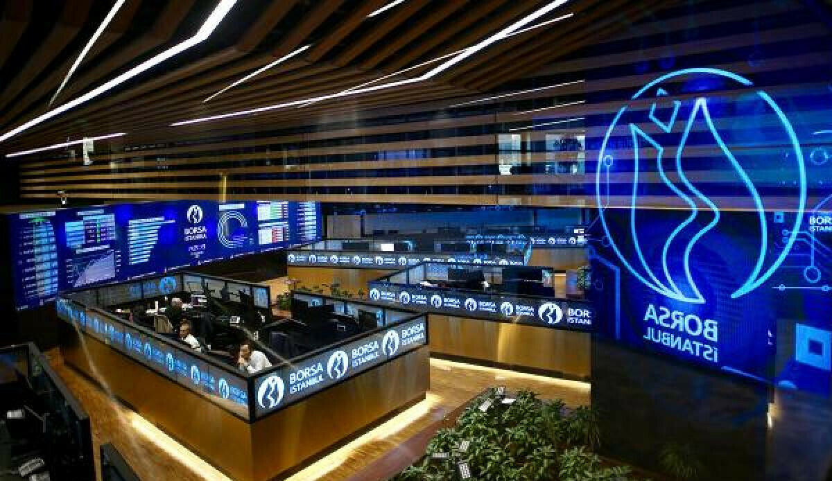 Borsa açılışta devre kesti