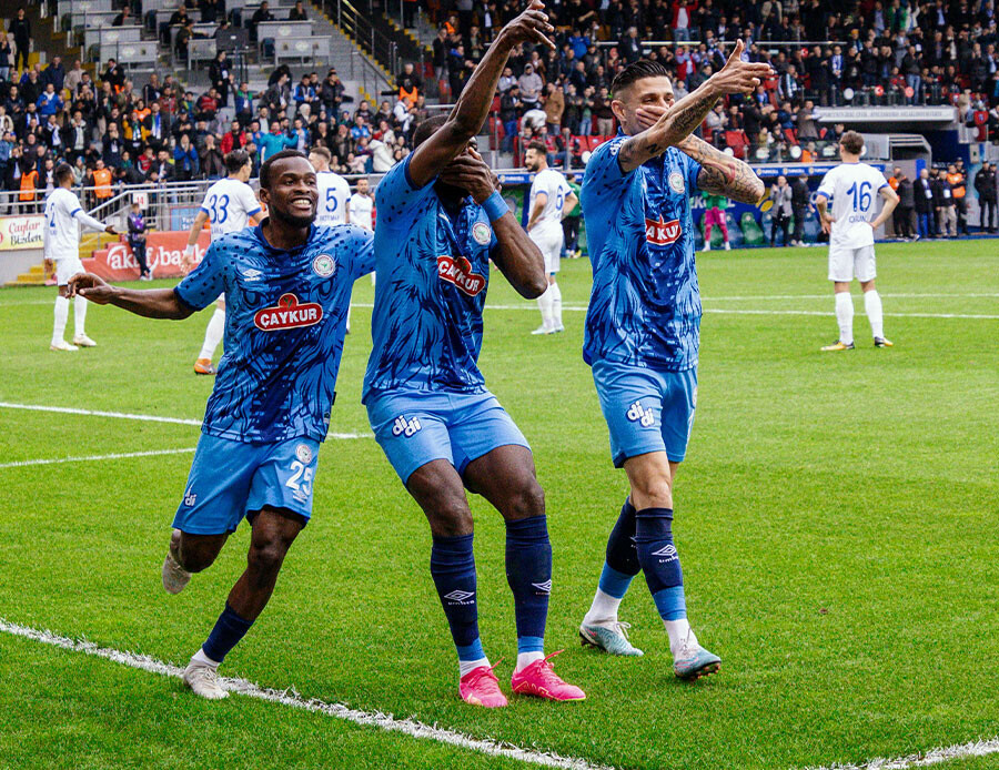 Süper Lig'e çıkan ikinci takım belli oluyor! TFF 1. Lig'de kritik mücadele Süper Lig'e çıkan ikinci takım belli oluyor! TFF 1. Lig'de kritik mücadele