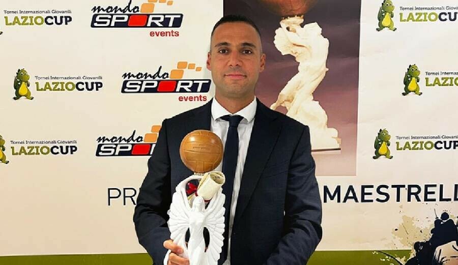 Tuğberk Tanrıvermiş İtalya'da en iyi genç teknik direktörü ödülünü kazandı