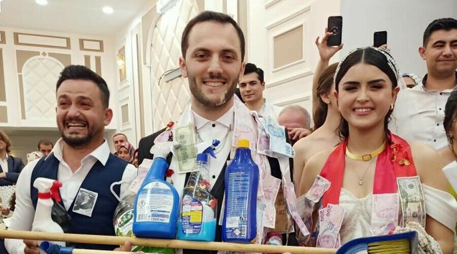 Damadın arkadaşlarından görülmemiş şaka: Kendi düğünümde benden helallik istediler