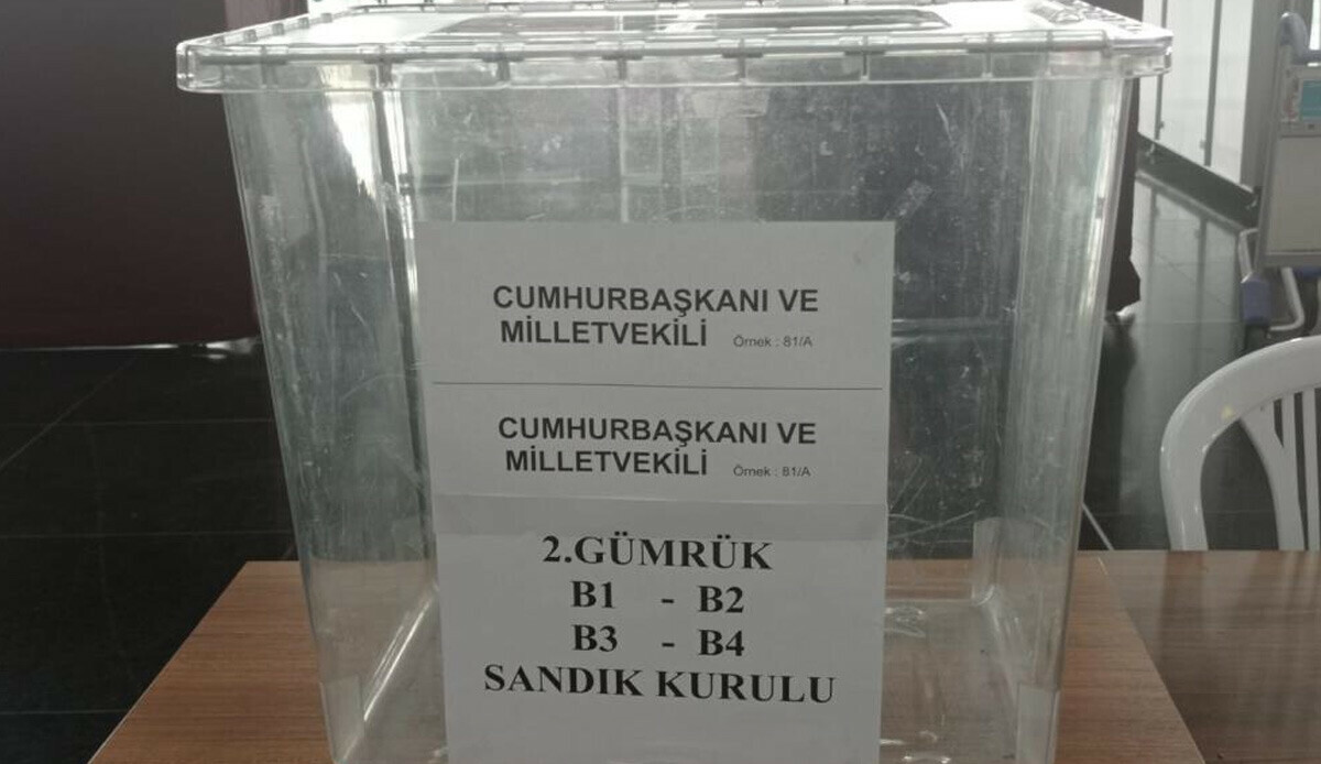 İstanbul Havalimanı'nda 2. tur hazırlığı: Seçim sandıkları yeniden kuruldu İstanbul Havalimanı'nda 2. tur hazırlığı: Seçim sandıkları yeniden kuruldu