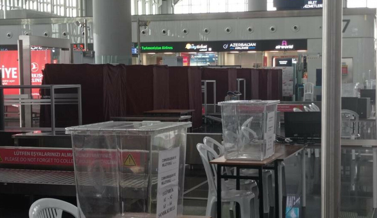 İstanbul Havalimanı'nda 2. tur hazırlığı: Seçim sandıkları yeniden kuruldu İstanbul Havalimanı'nda 2. tur hazırlığı: Seçim sandıkları yeniden kuruldu