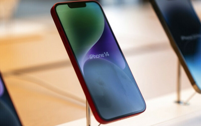 <p>MacRumors'un haberine göre, iPhone, iPad veya daha yeni bir Mac'e sahip olanlar, cihaza 15 dakikalık ses kaydedilene kadar rastgele bir dizi metni yüksek sesle okuyarak <strong>Kişisel Ses</strong> oluşturabilecek. </p>