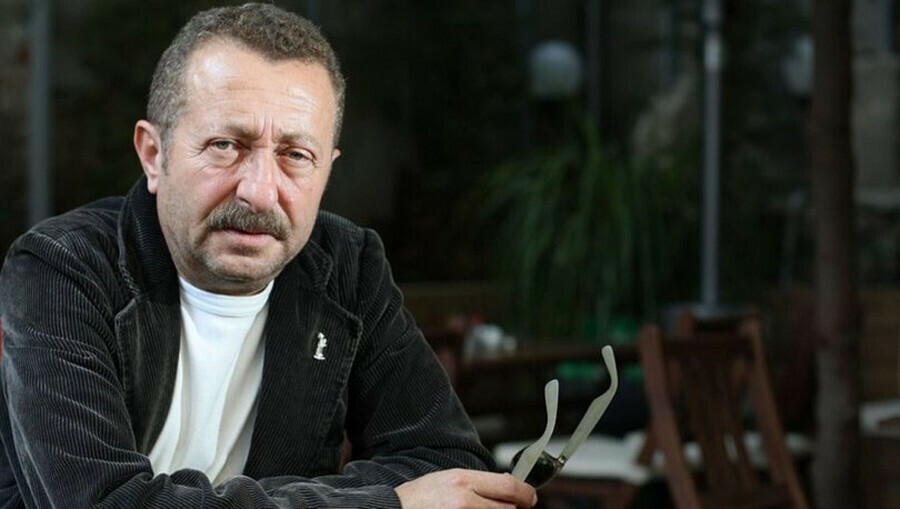 Usta oyuncu Erkan Can’a büyük oyun… Uyku sersemliği binlerce dolarından etti Usta oyuncu Erkan Can’a büyük oyun… Uyku sersemliği binlerce dolarından etti