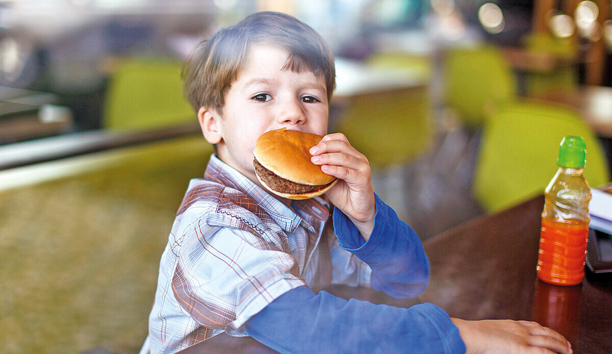 &#039;Oyuncak&#039; aslında ölüm tuzağı! Çocuğunuza &#039;aferin hediyeniz&#039; hamburger olmasın