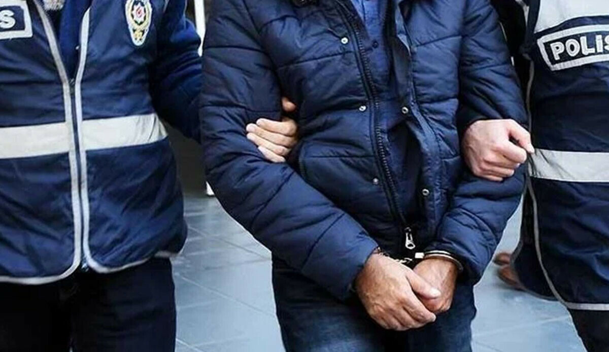 Adana'da operasyon: Gözaltılar var Adana'da operasyon: Gözaltılar var