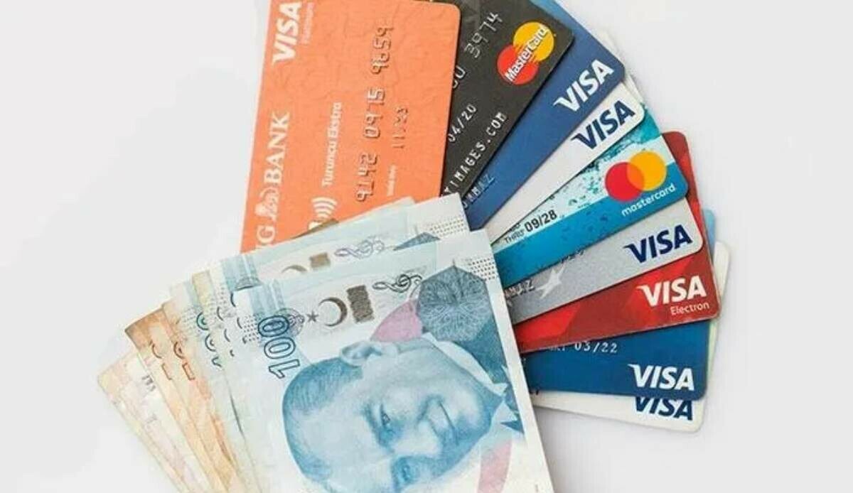 Kredi kartı kullanan milyonlarca kişiyi ilgilendiriyor! Nakit işlemler durduruldu Kredi kartı kullanan milyonlarca kişiyi ilgilendiriyor! Nakit işlemler durduruldu