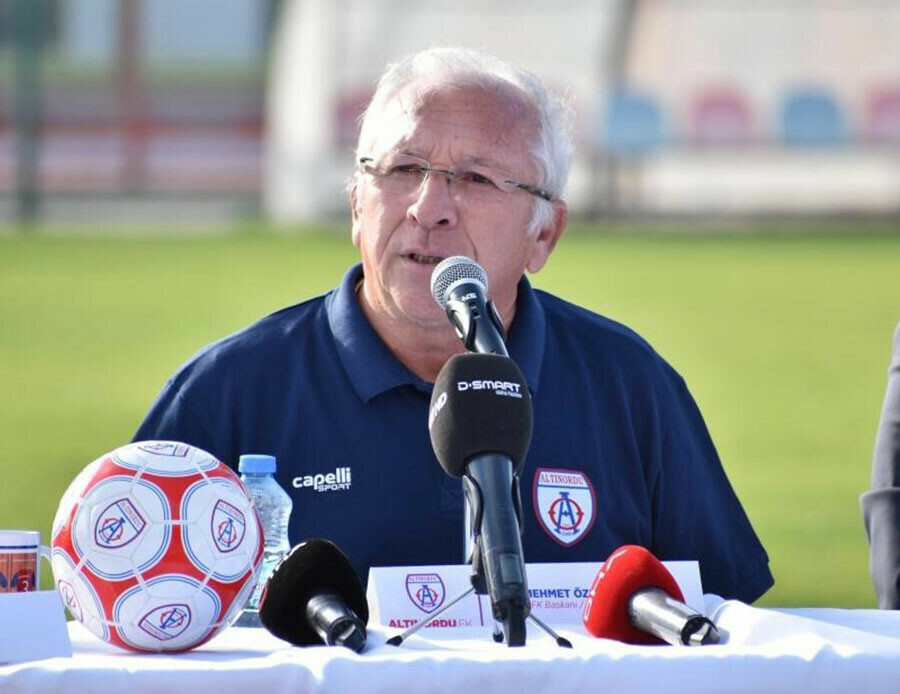 Türk futbolunda şok gelişme: Rekor transferlere rağmen takımı satma kararı aldılar Türk futbolunda şok gelişme: Rekor transferlere rağmen takımı satma kararı aldılar