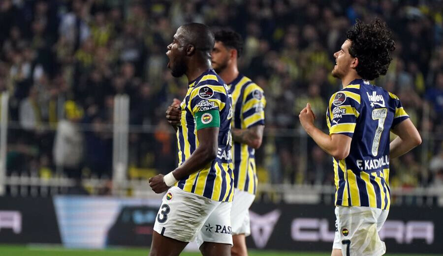 Fenerbahçe'nin gol makinesi Enner Valencia, Alex de Souza'nın rekorunu egale etti