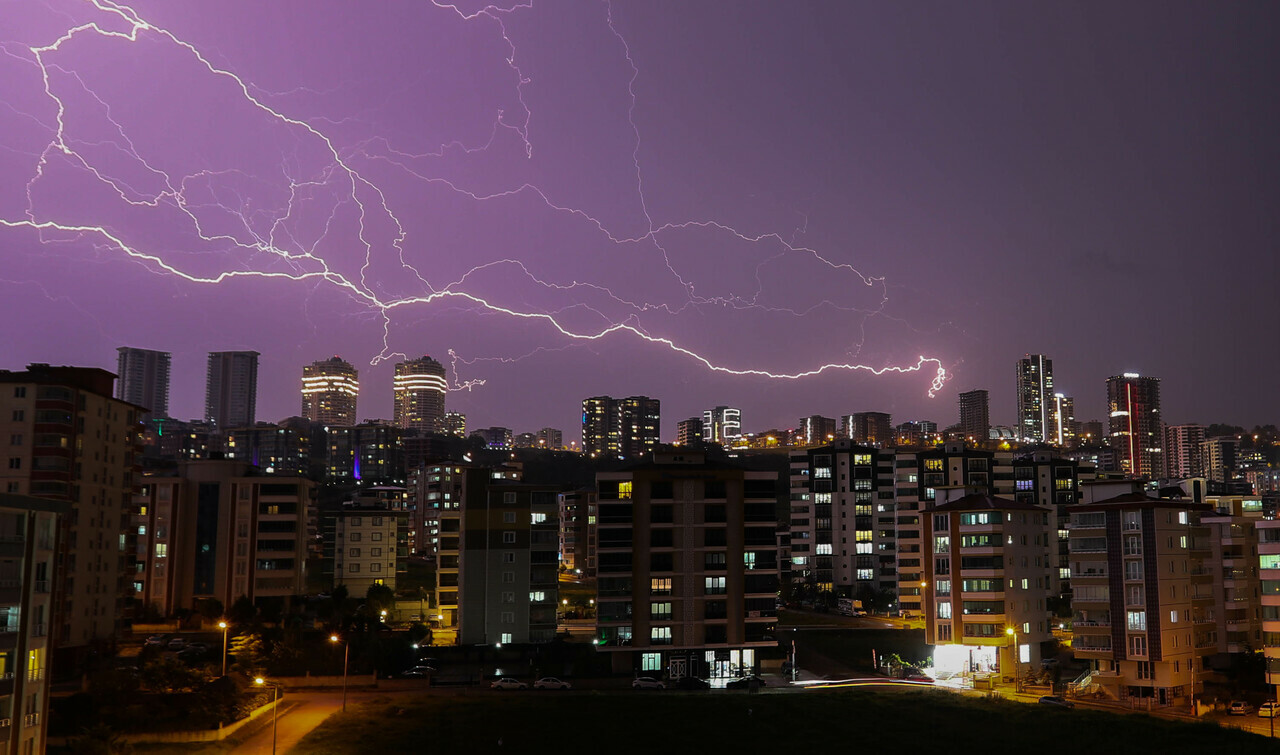 Meteoroloji'den peş peşe hafta sonu uyarısı! Birçok ile sarı ve turuncu kodlu alarm