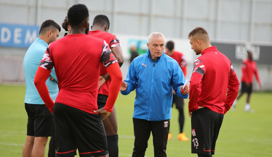 Mecnun Otyakmaz başkanlığı bırakıyor! 