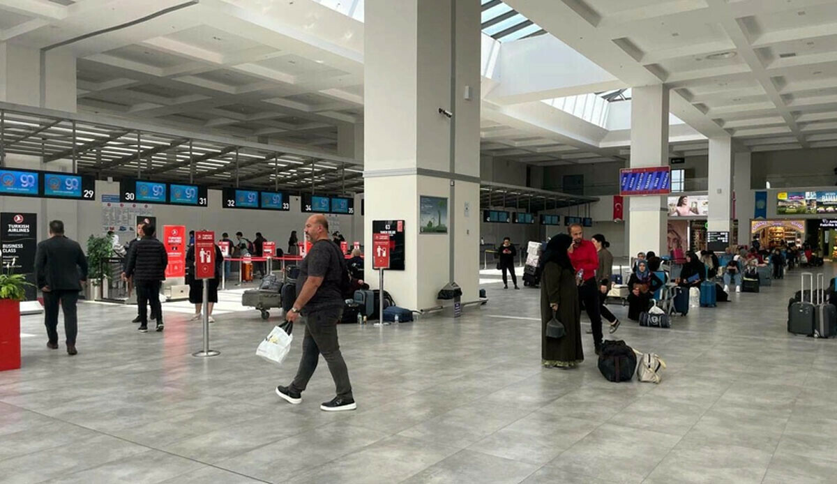 Son dakika: Havada esrarengiz alarm! Gaziantep'te tüm uçuşlar durduruldu Son dakika: Havada esrarengiz alarm! Gaziantep'te tüm uçuşlar durduruldu