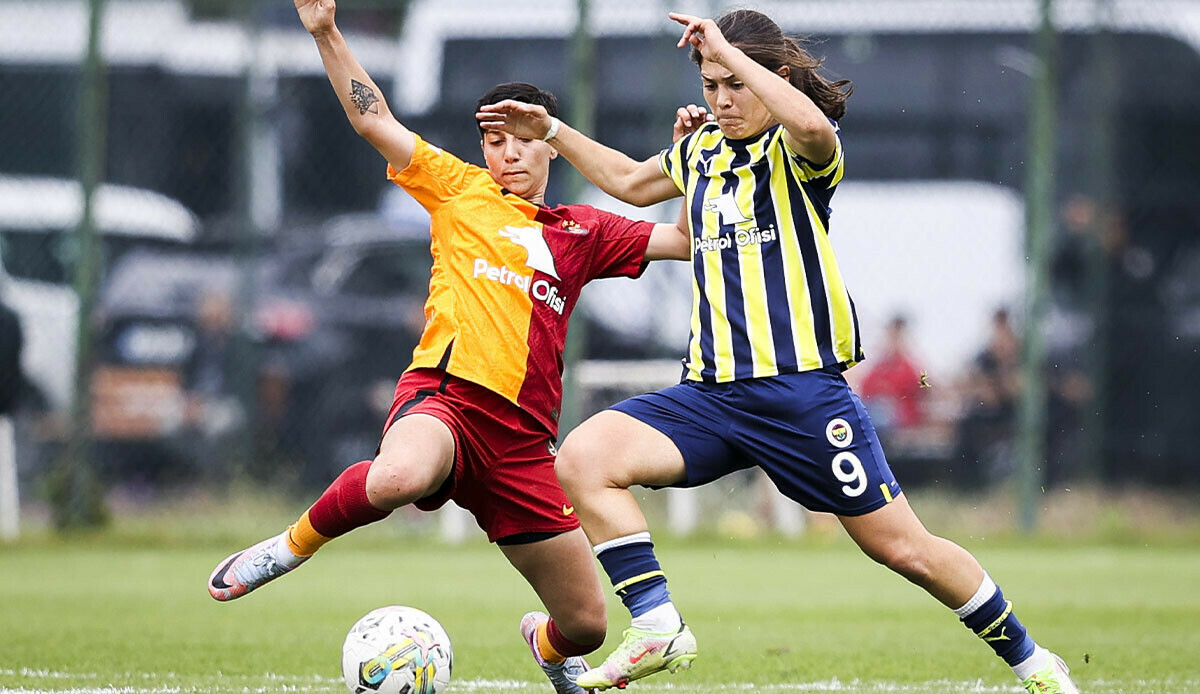 Derbide kazanan Fenerbahçe finalde! Galatasaray kendi evinde lige havlu attı Derbide kazanan Fenerbahçe finalde! Galatasaray kendi evinde lige havlu attı