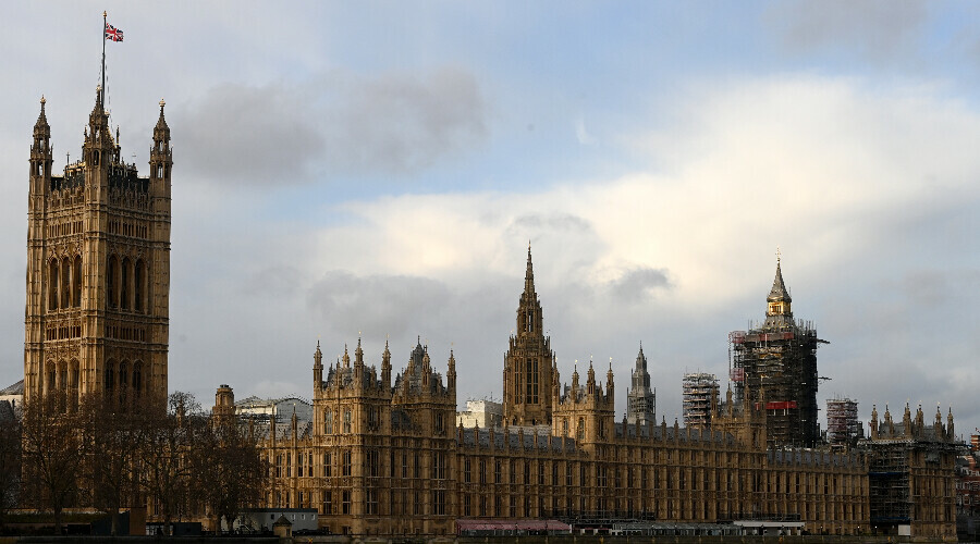 İngiltere’de enflasyon ve sağlık sistemi alarm veriyor