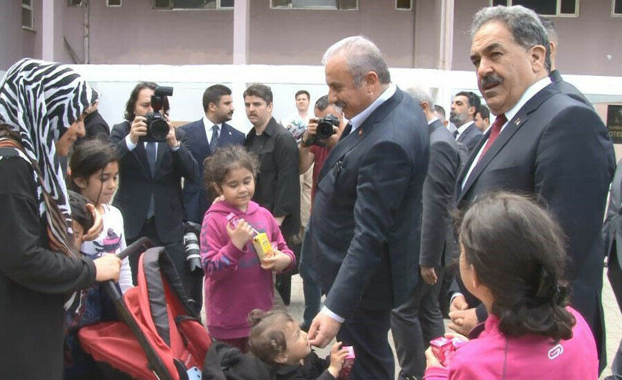 CHP’li belediyenin depremzede kararına sert tepki: Esir kampına dönüştürmüş vaziyette