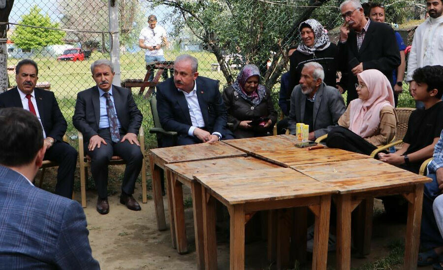 CHP’li belediyenin depremzede kararına sert tepki: Esir kampına dönüştürmüş vaziyette