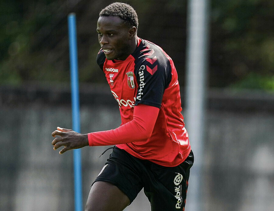Fenerbahçe'ye Bruma piyangosu! Portekizli futbolcuya 7.5 milyon euro teklif ettiler Fenerbahçe'ye Bruma piyangosu! Portekizli futbolcuya 7.5 milyon euro teklif ettiler