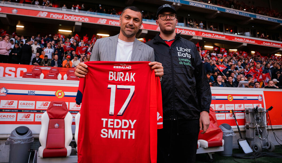 Burak Yılmaz yeniden Fransa'da! Türk golcüyü binlerce taraftar ayakta alkışladı Burak Yılmaz yeniden Fransa'da! Türk golcüyü binlerce taraftar ayakta alkışladı