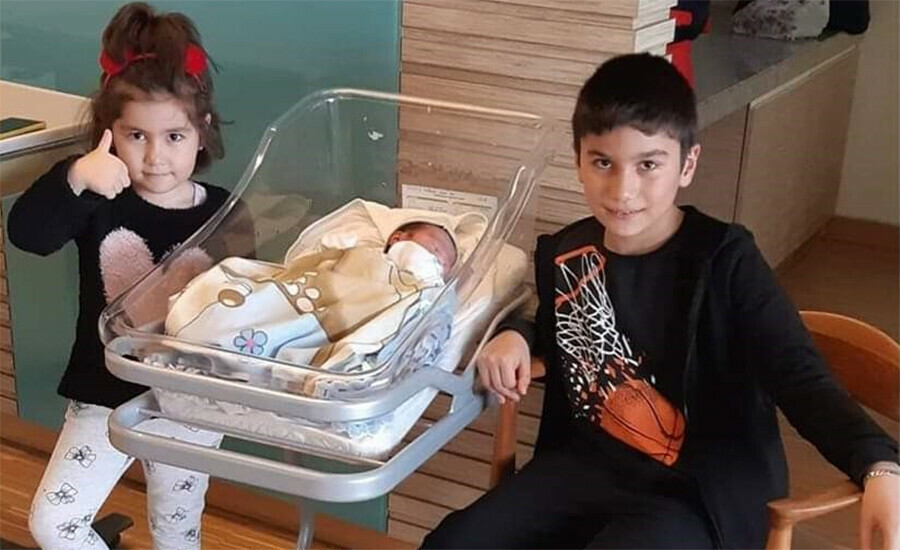 Bir annenin en acı vedası! İki evladını aynı anda toprağa verdi