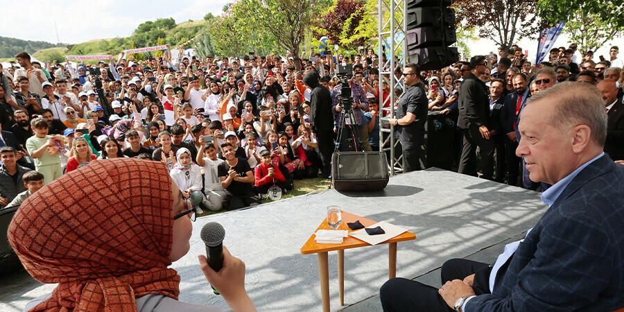 Erdoğan'dan deprem bölgesine yatırım müjdesi: Savunma sanayi tesislerinin bir kısmı bölgeye gelecek Erdoğan'dan deprem bölgesine yatırım müjdesi: Savunma sanayi tesislerinin bir kısmı bölgeye gelecek