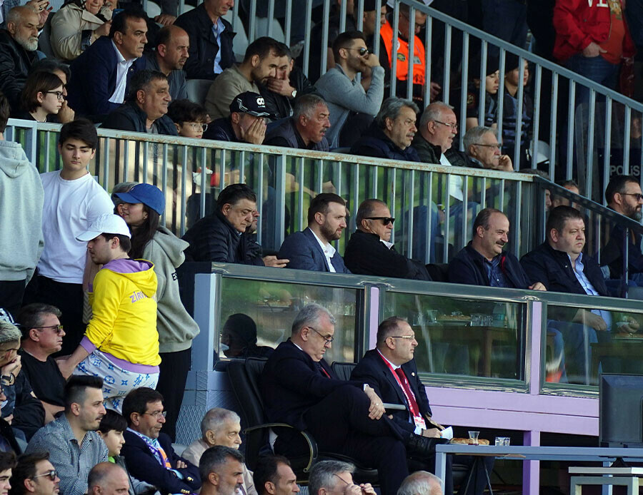 Fatih Terim ve Lucas Torreira'dan Arda Turan'a destek! Eyüpspor - Keçiörengücü maçını izlediler Fatih Terim ve Lucas Torreira'dan Arda Turan'a destek! Eyüpspor - Keçiörengücü maçını izlediler