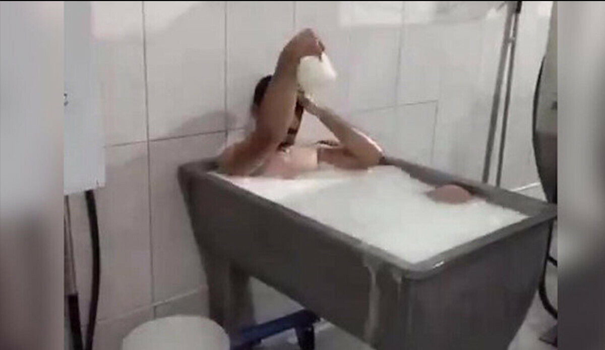 'Süt banyosu' yapan işçiden şok hareket! 70 kişiye dava açtı