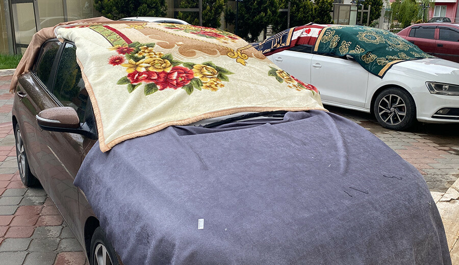 Meteoroloji uyardı, il teyakkuza geçti! Araçlara battaniye ve halılı koruma