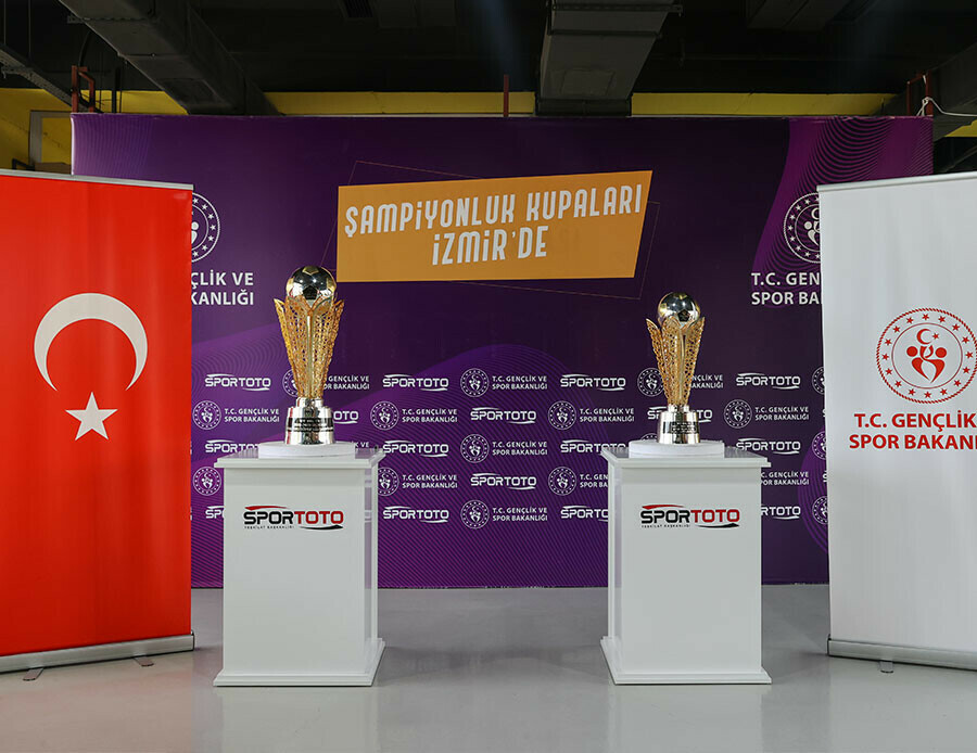 Süper Lig kupasının tanıtımı gerçekleşti! Şampiyon takım yeni tasarlanmış kupayı kaldıracak