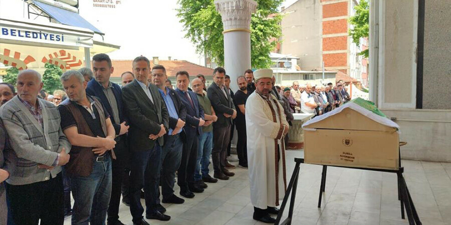 Ali Babacan, danışmanının babasının cenazesi için Bursa’ya gitti