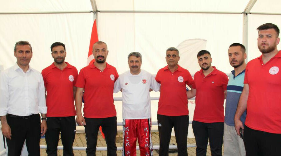 Ringden Meclis’e… Kick boksta kuşak sahibi vekil son antrenmanına çıktı