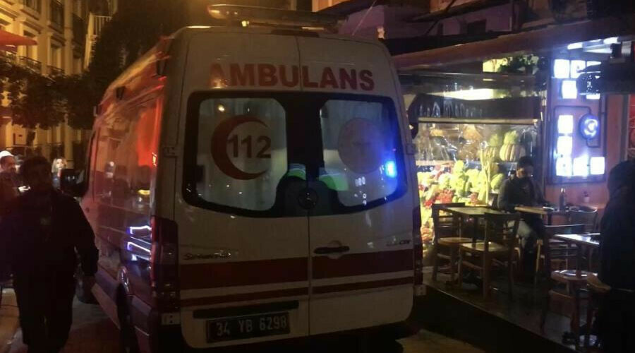 Taksim’de gece kulübünde korku dolu anlar: Müşterilere sürpriz yaparken yakıyorlardı Taksim’de gece kulübünde korku dolu anlar: Müşterilere sürpriz yaparken yakıyorlardı