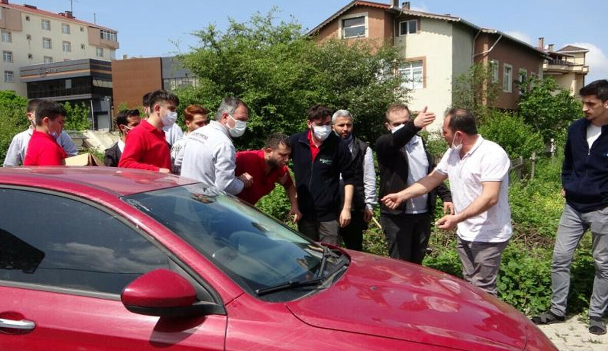 Ataşehir'de mobilya imalathanesinde yangın! 1 yaralı var Ataşehir'de mobilya imalathanesinde yangın! 1 yaralı var