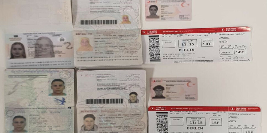 İranlı şarkıcı Almanya’ya kaçacaktı! Yaptıkları hata kaçış planını bozdu, İstanbul Havalimanı’nda yakayı ele verdiler İranlı şarkıcı Almanya’ya kaçacaktı! Yaptıkları hata kaçış planını bozdu, İstanbul Havalimanı’nda yakayı ele verdiler