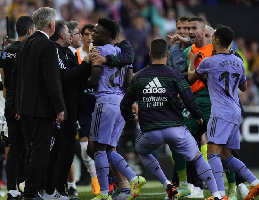 Valencia - Real Madrid maçında ırkçılık skandal! Ancelotti çıldırdı: Utanç gecesi