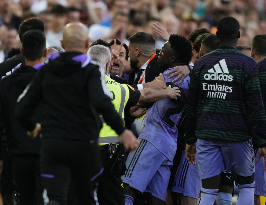 Valencia - Real Madrid maçında ırkçılık skandal! Ancelotti çıldırdı: Utanç gecesi