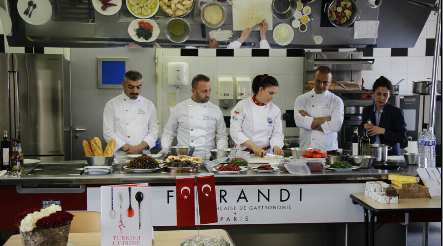 Fransa’daki asırlık gastronomi okulu Ferrandi'ye Türk mutfağı damgası