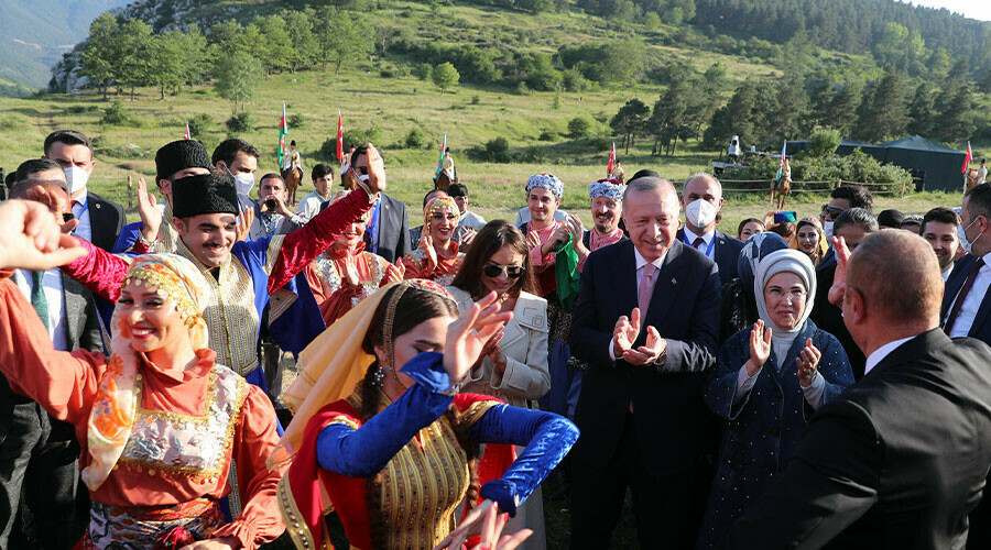 Cumhurbaşkanı Erdoğan'dan 28 Mayıs mesajı: Aliya’nın emanetine sahip çıkmaya devam edeceğiz Cumhurbaşkanı Erdoğan'dan 28 Mayıs mesajı: Aliya’nın emanetine sahip çıkmaya devam edeceğiz