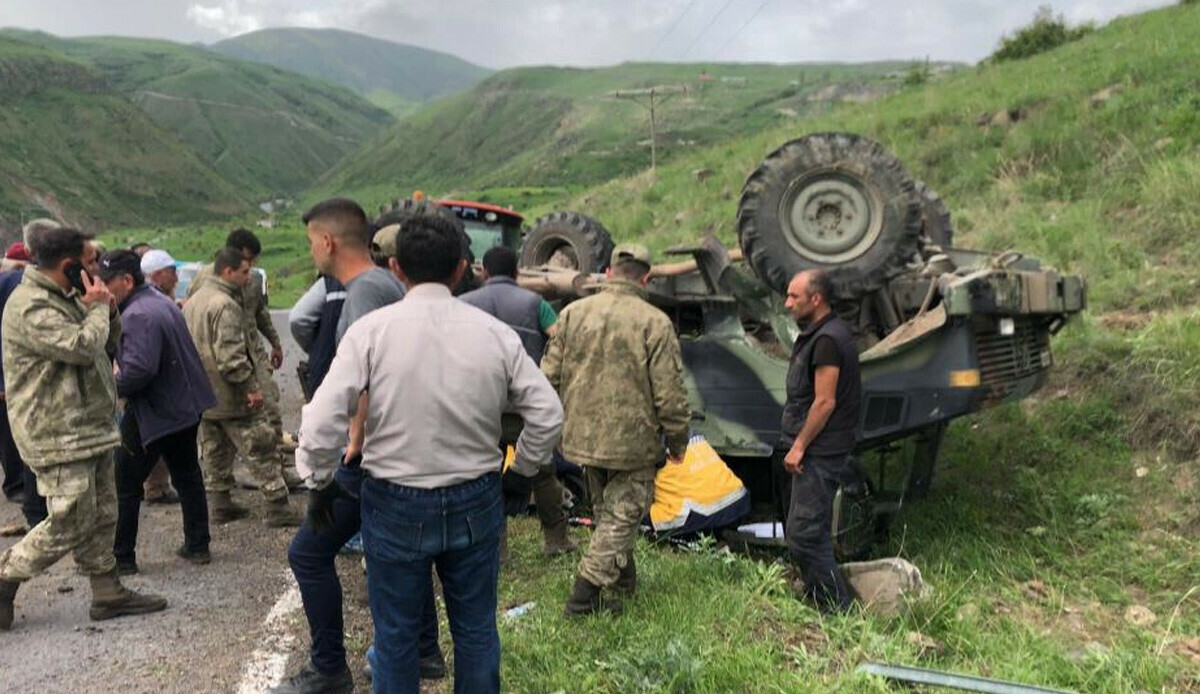 Ardahan'da askeri araç devrildi! 4 asker yaralı Ardahan'da askeri araç devrildi! 4 asker yaralı
