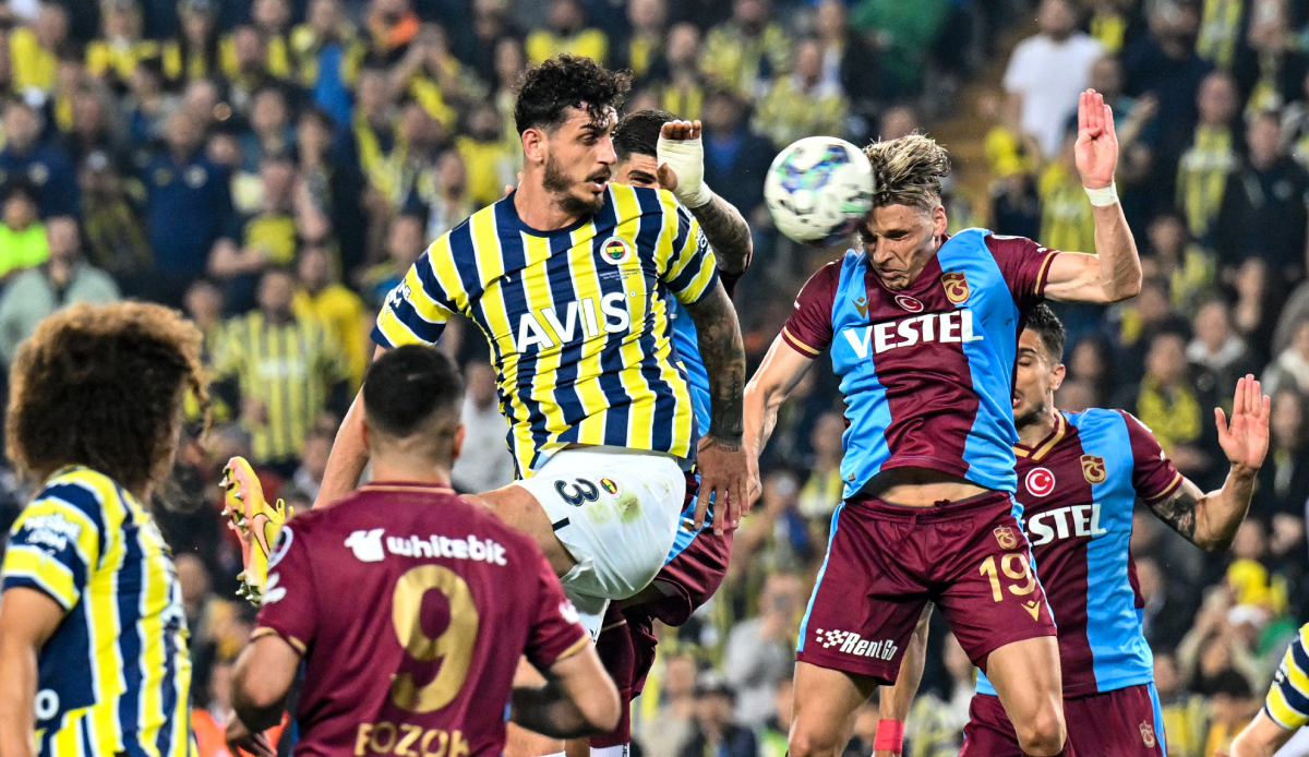 Fenerbahçe'den TFF'ye Samet Akaydin tepkisi: Türk futbolu adına tarihi bir skandal Fenerbahçe'den TFF'ye Samet Akaydin tepkisi: Türk futbolu adına tarihi bir skandal