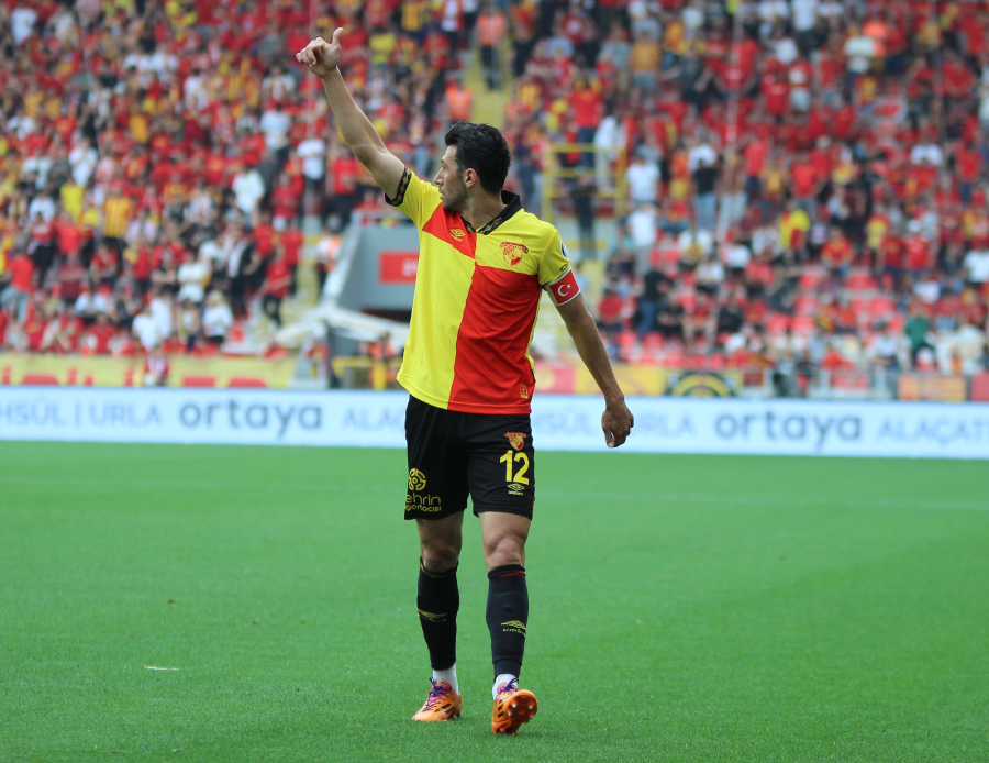 İsmail Köybaşı zirveyi gördü! Üç büyüklerde yapamadığını Göztepe'de yaptı