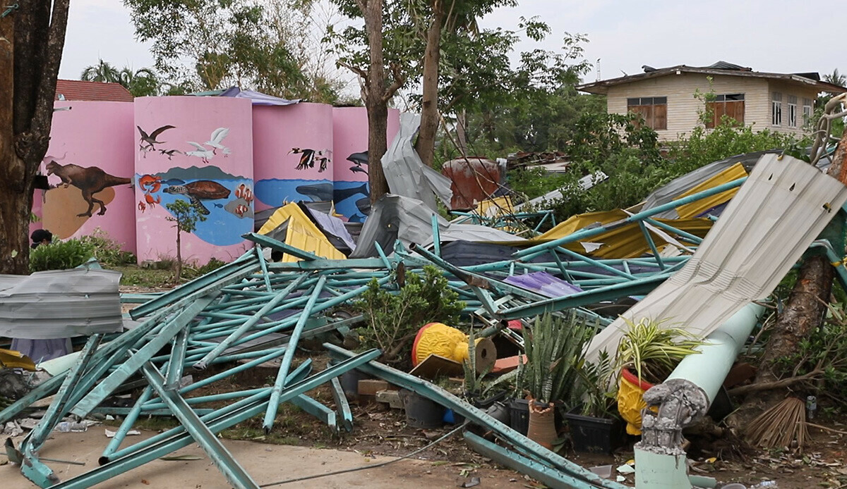 Öğrencilerin çıkış saatinde okulun çatısı çöktü: 7 ölü, çok sayıda yaralı var