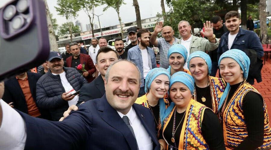 Bakan Varank: Değişim istiyorsanız genel başkanınızdan başlayın Bakan Varank: Değişim istiyorsanız genel başkanınızdan başlayın