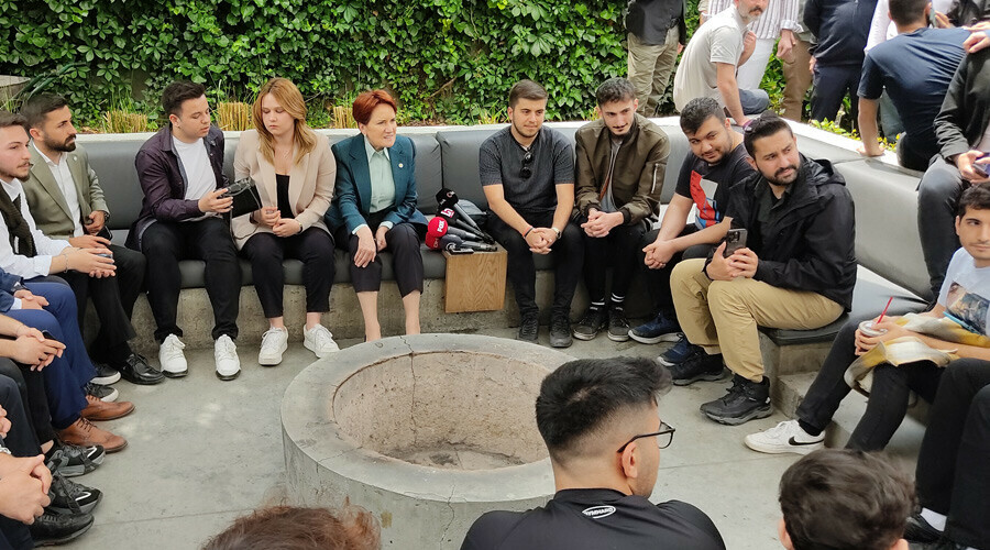 Akşener’den ‘Özdağ’a İçişleri Bakanlığı teklif edildi’ iddiasına cevap: Topu CHP’ye attı Akşener’den ‘Özdağ’a İçişleri Bakanlığı teklif edildi’ iddiasına cevap: Topu CHP’ye attı