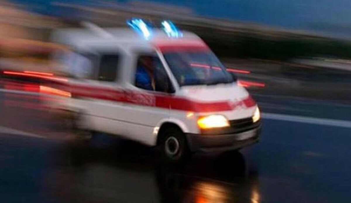 Yalova'da 20 tersane işçi zehirlenerek hastaneye kaldırıldı Yalova'da 20 tersane işçi zehirlenerek hastaneye kaldırıldı