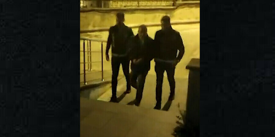 Üsküdar'da çarşaflı kadınlara çirkin saldırı: İşletmenin tüm izinleri iptal edildi Üsküdar'da çarşaflı kadınlara çirkin saldırı: İşletmenin tüm izinleri iptal edildi