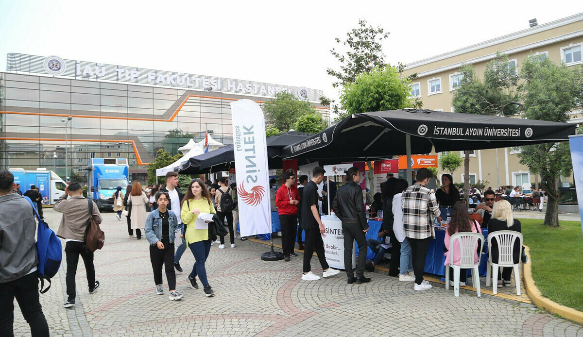 Üniversiteli öğrenciler 100’e yakın firmayı yakından tanıdı
