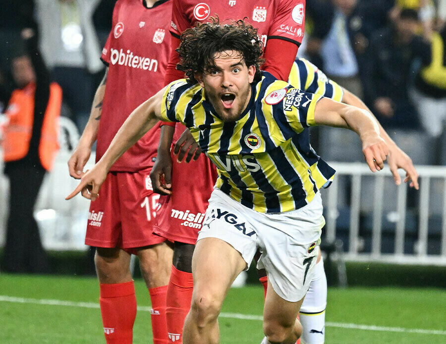Ferdi Kadıoğlu şampiyonluktan umutlu: Galatasaray kaybedebilir Ferdi Kadıoğlu şampiyonluktan umutlu: Galatasaray kaybedebilir